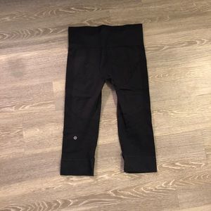 Cropped Lulu Lemon Leggings Size 4